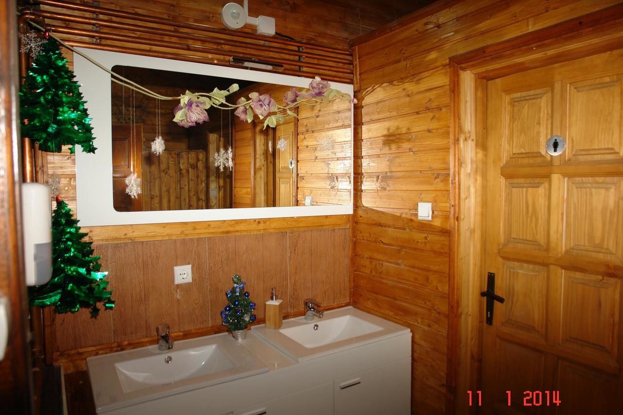 Комплексы для отдыха с коттеджами/бунгало Apartments Breza Колашин-34
