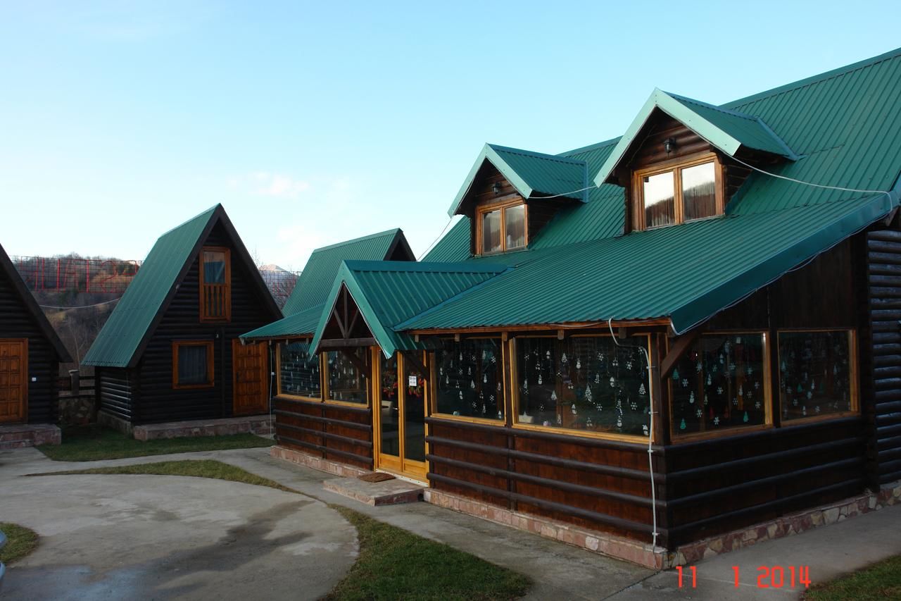 Комплексы для отдыха с коттеджами/бунгало Apartments Breza Колашин-37